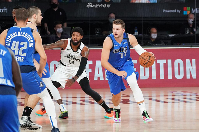 中前场的 中前场的